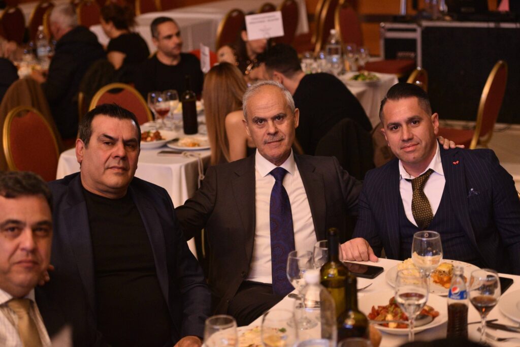 Ν